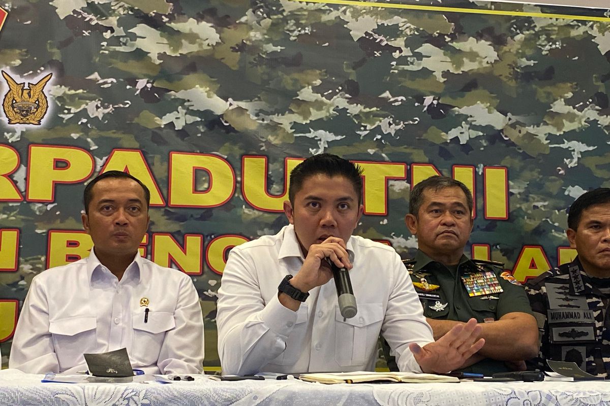 Prioritas Pemulihan Layanan Vital: Pemerintah Kirim Genset ke RS Takengon dengan Helikopter BNPB